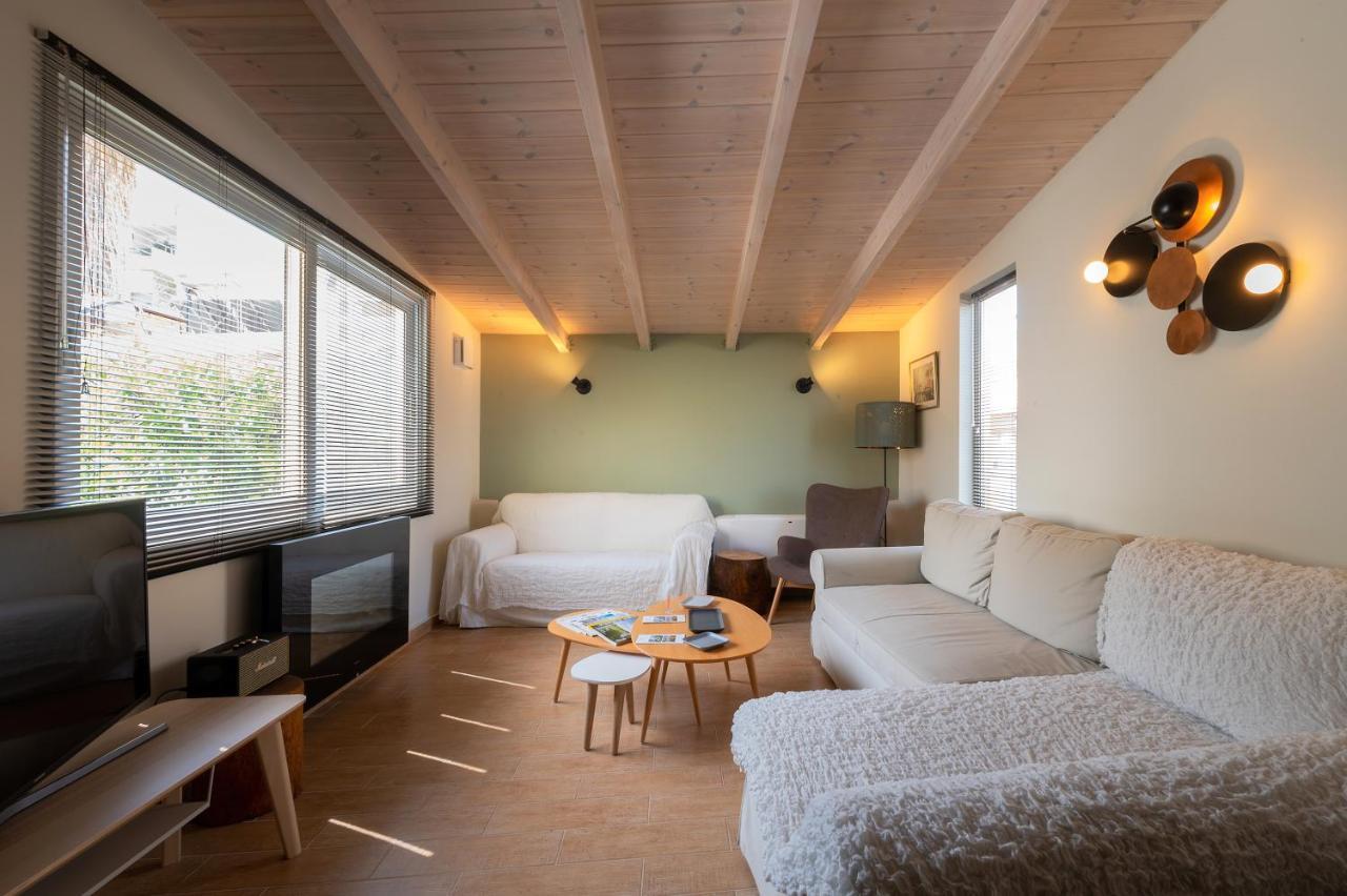 Tinas Home - Kalamata Mediterranean Villas ภายนอก รูปภาพ