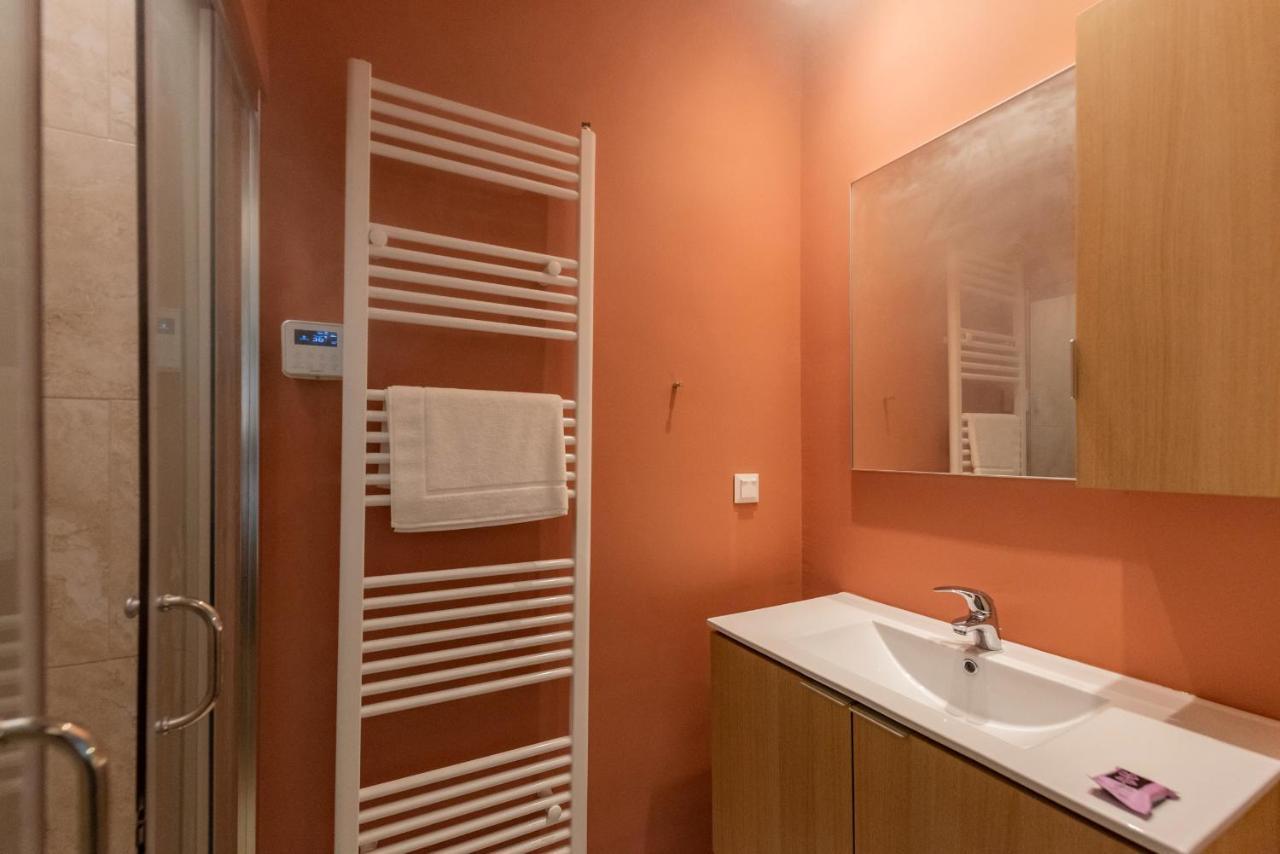 Tinas Home - Kalamata Mediterranean Villas ภายนอก รูปภาพ