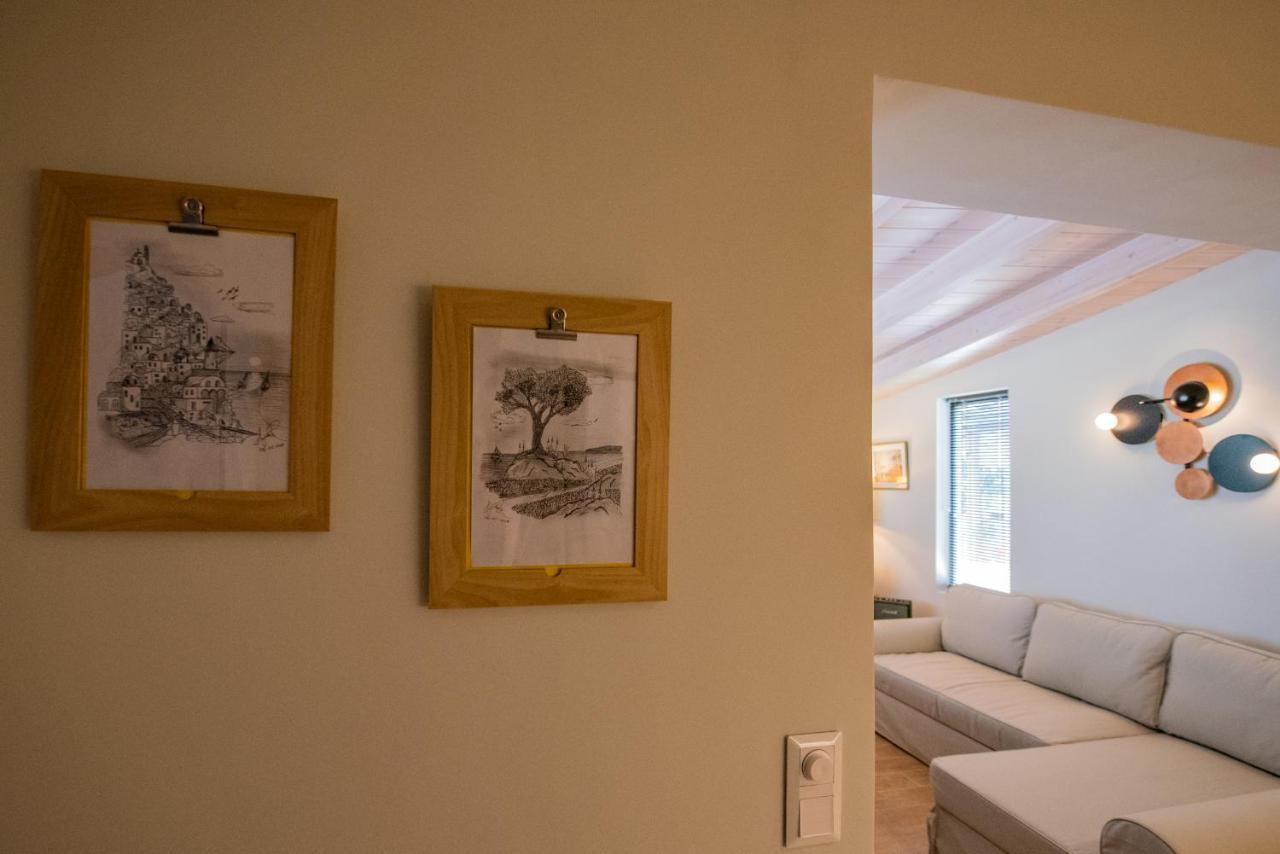 Tinas Home - Kalamata Mediterranean Villas ภายนอก รูปภาพ
