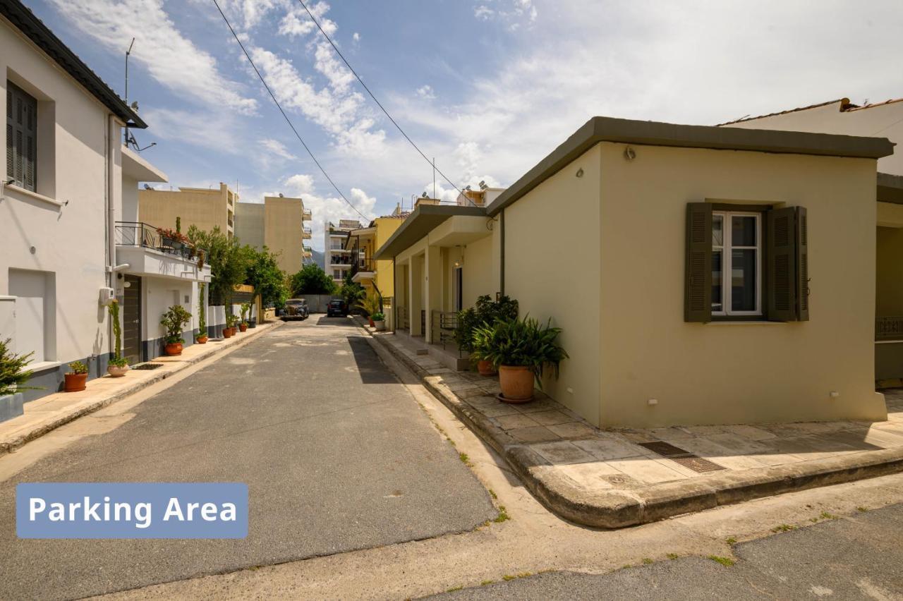 Tinas Home - Kalamata Mediterranean Villas ภายนอก รูปภาพ