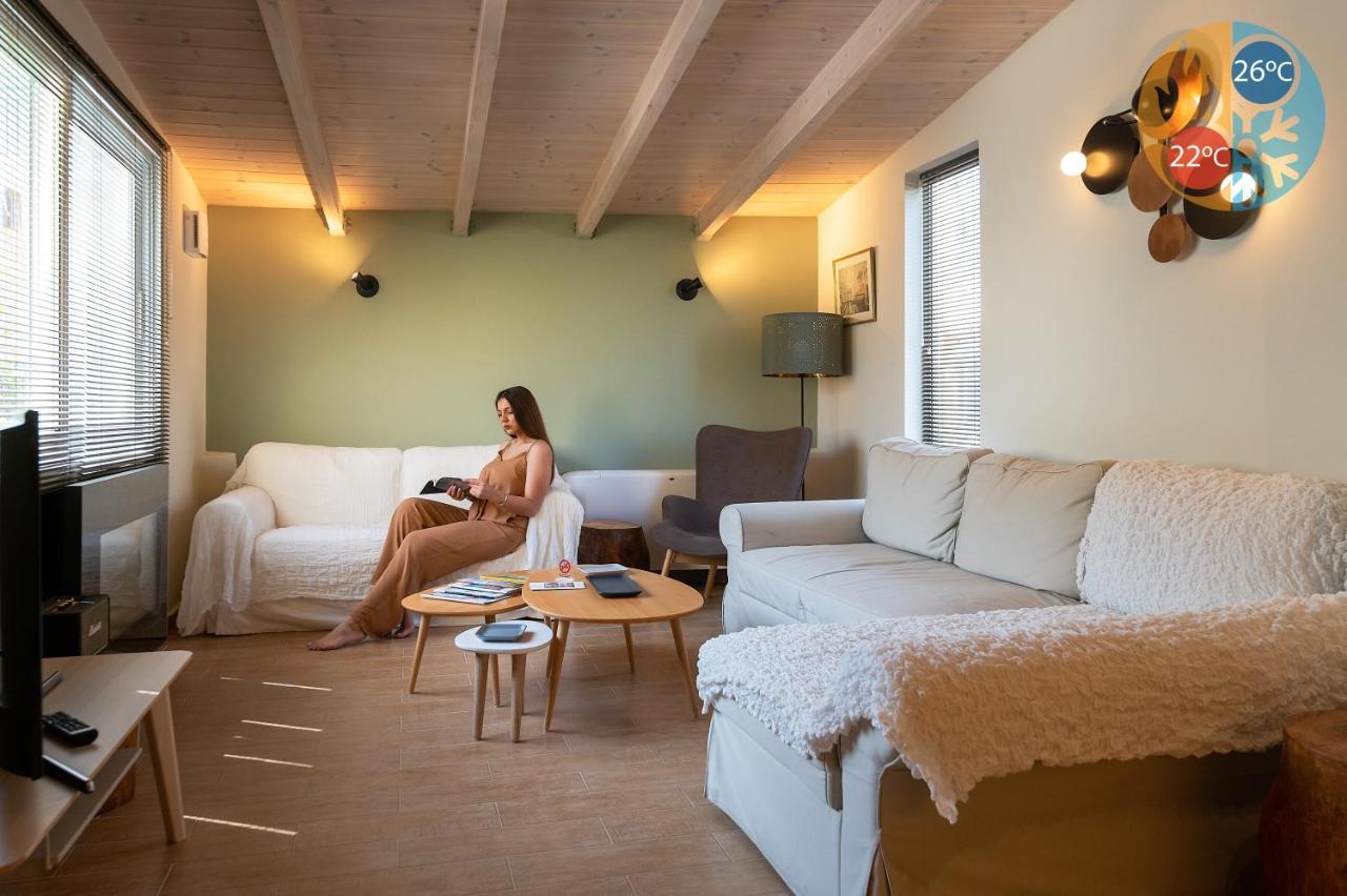 Tinas Home - Kalamata Mediterranean Villas ภายนอก รูปภาพ
