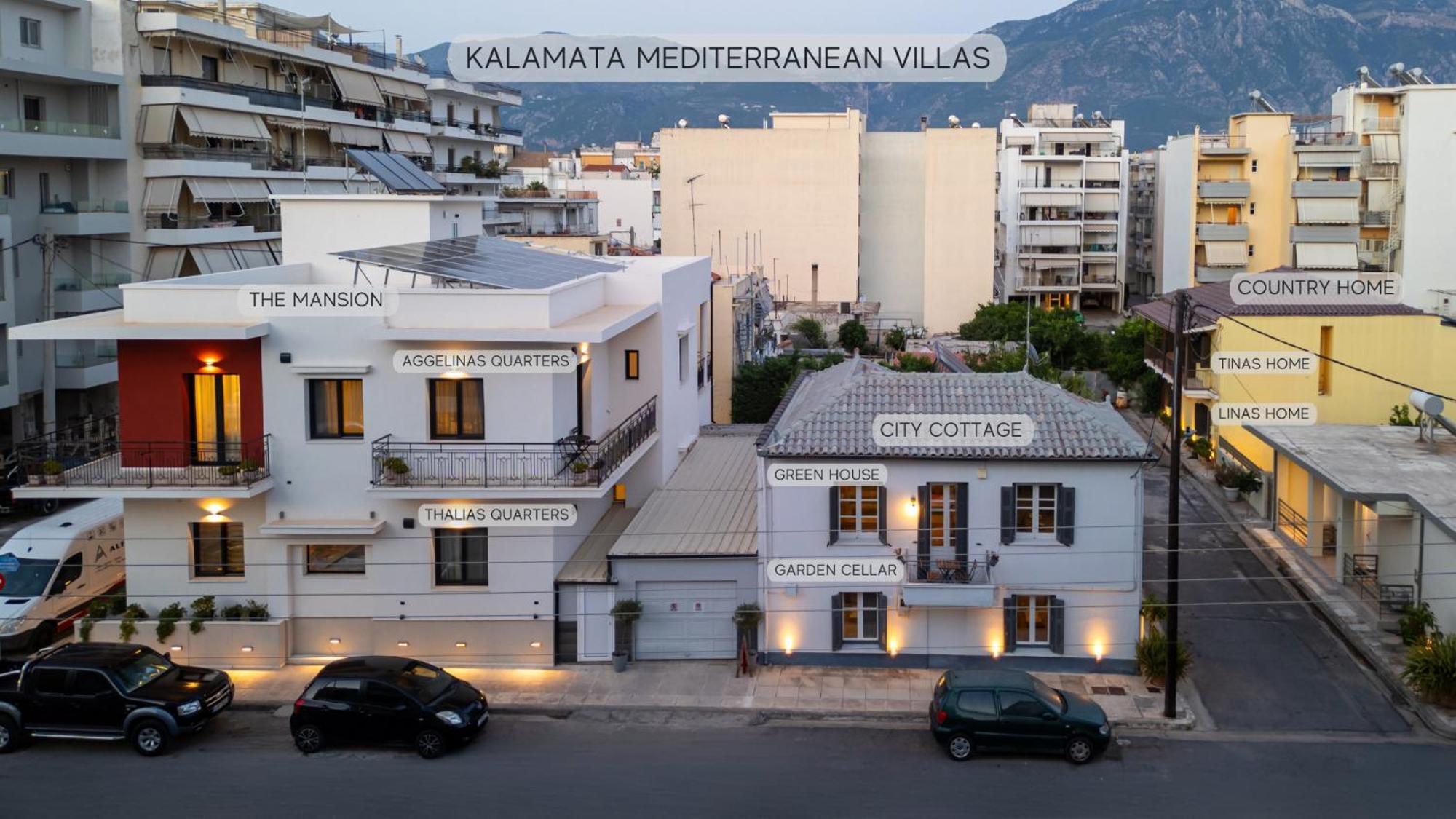 Tinas Home - Kalamata Mediterranean Villas ภายนอก รูปภาพ